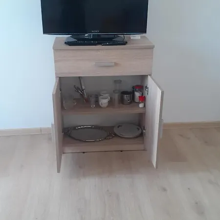 Udobna Dvokrevetna Soba Sa Terasom #2 Penzion